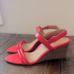 NWOT VIONIC Emmy Wedge Sandal - Poppy Size 8.5